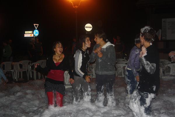 schiuma party in piazza a garessio14