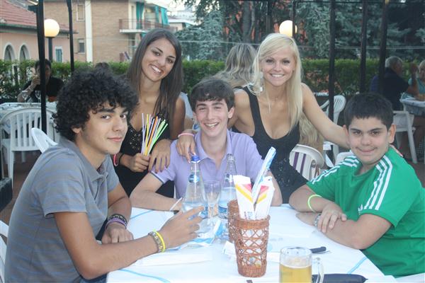 starlight party alla pizzeria moresco pietra ligure12