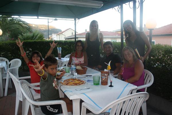 starlight party alla pizzeria moresco pietra ligure7